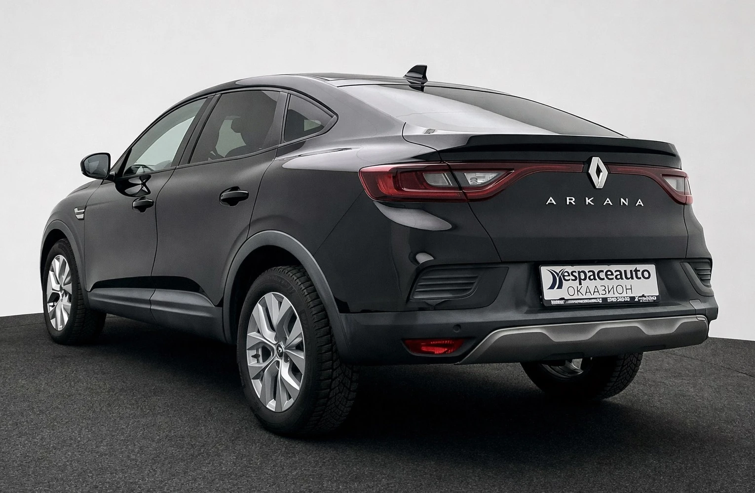 Renault Arkana  TCe 140 EDC/КАПАРИРАН, снимка 4 - Автомобили и джипове - 53801356