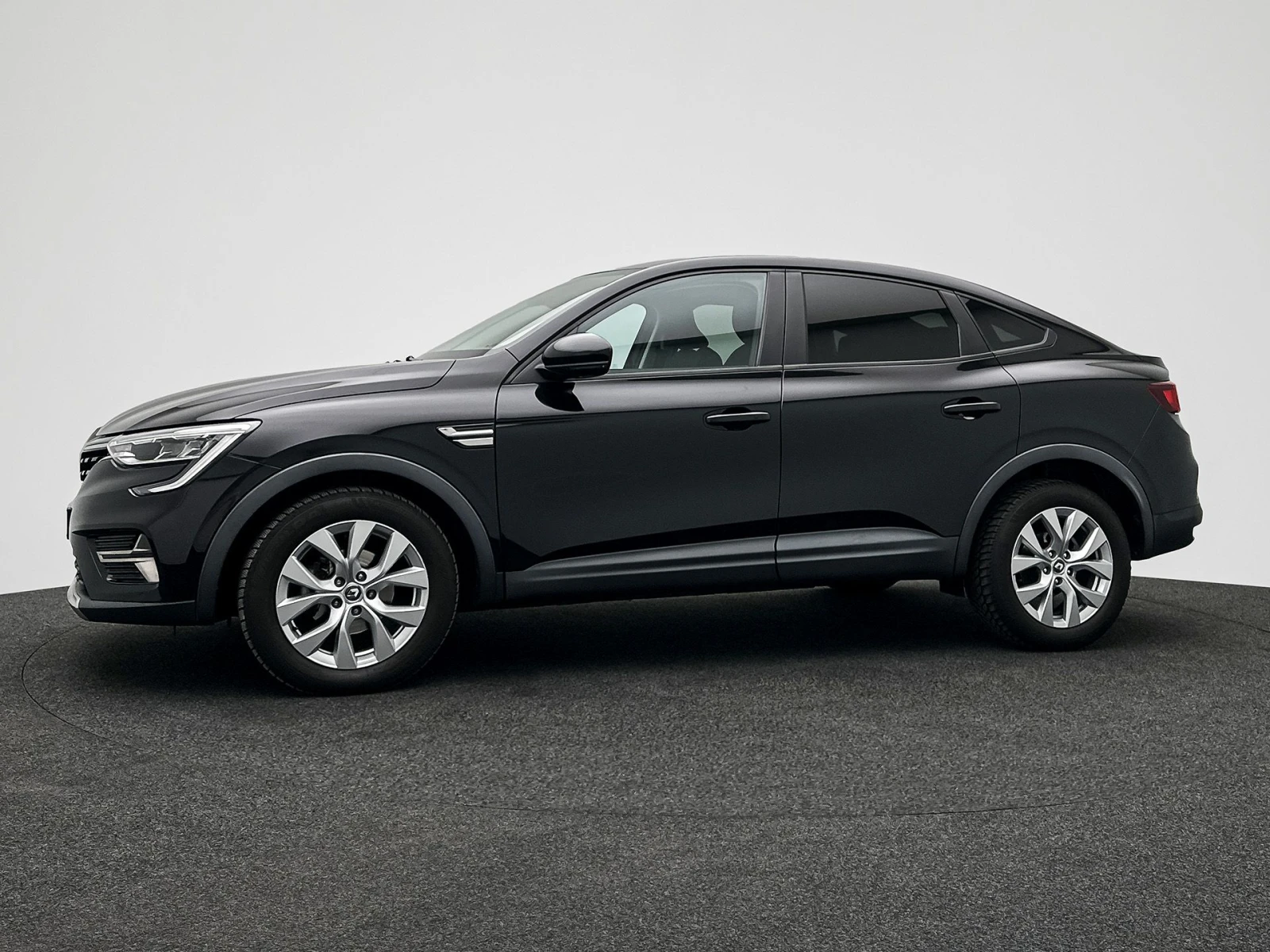 Renault Arkana  TCe 140 EDC/КАПАРИРАН, снимка 3 - Автомобили и джипове - 53801356