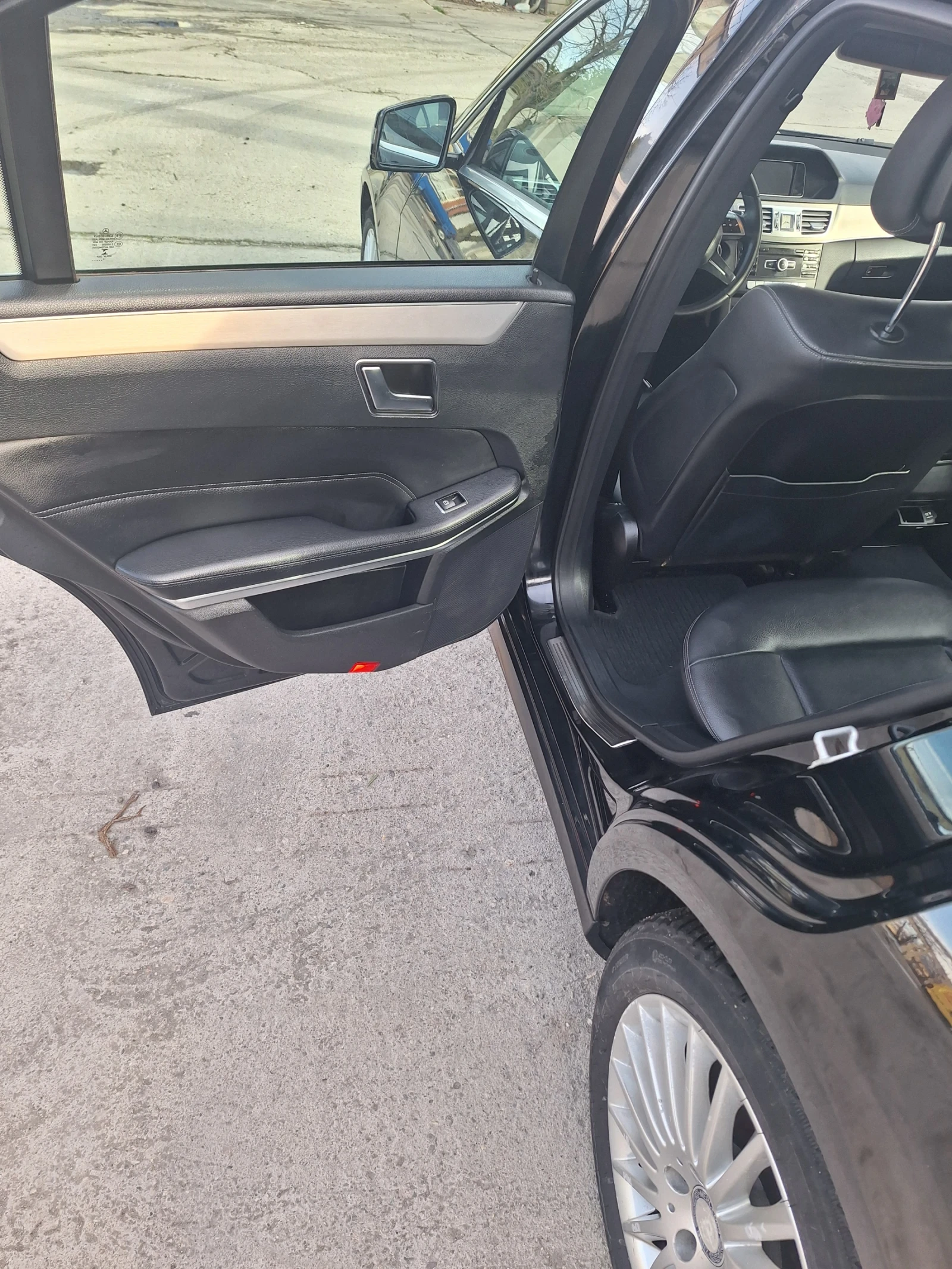 Mercedes-Benz E 250, снимка 3 - Автомобили и джипове - 54657596
