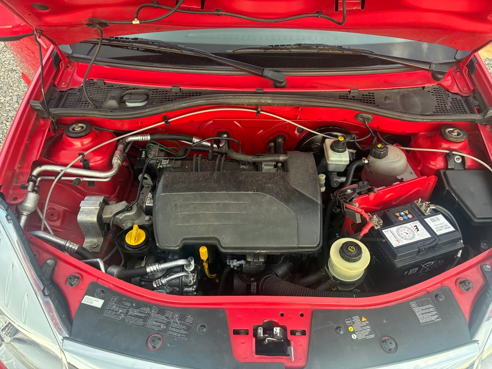 Dacia Sandero 1.2i 16v , снимка 16 - Автомобили и джипове - 55149240
