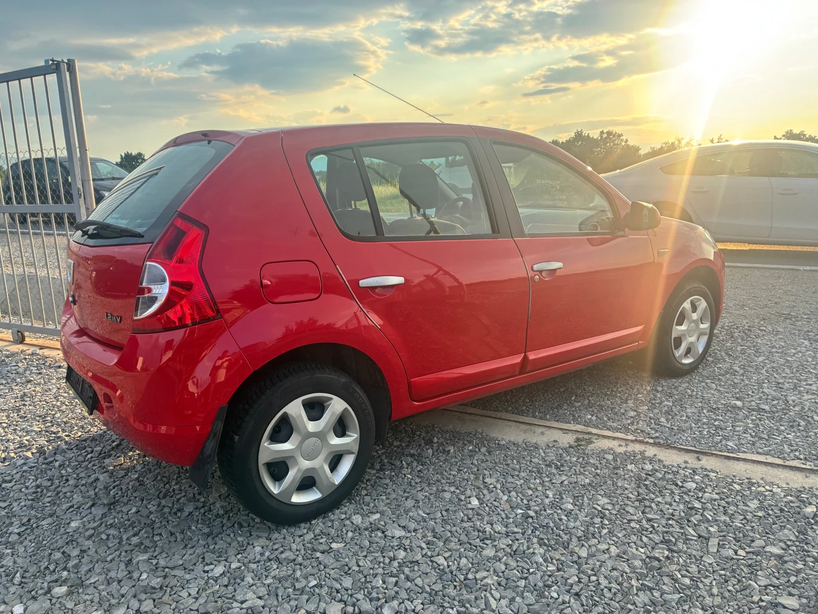 Dacia Sandero 1.2i 16v , снимка 5 - Автомобили и джипове - 55149240