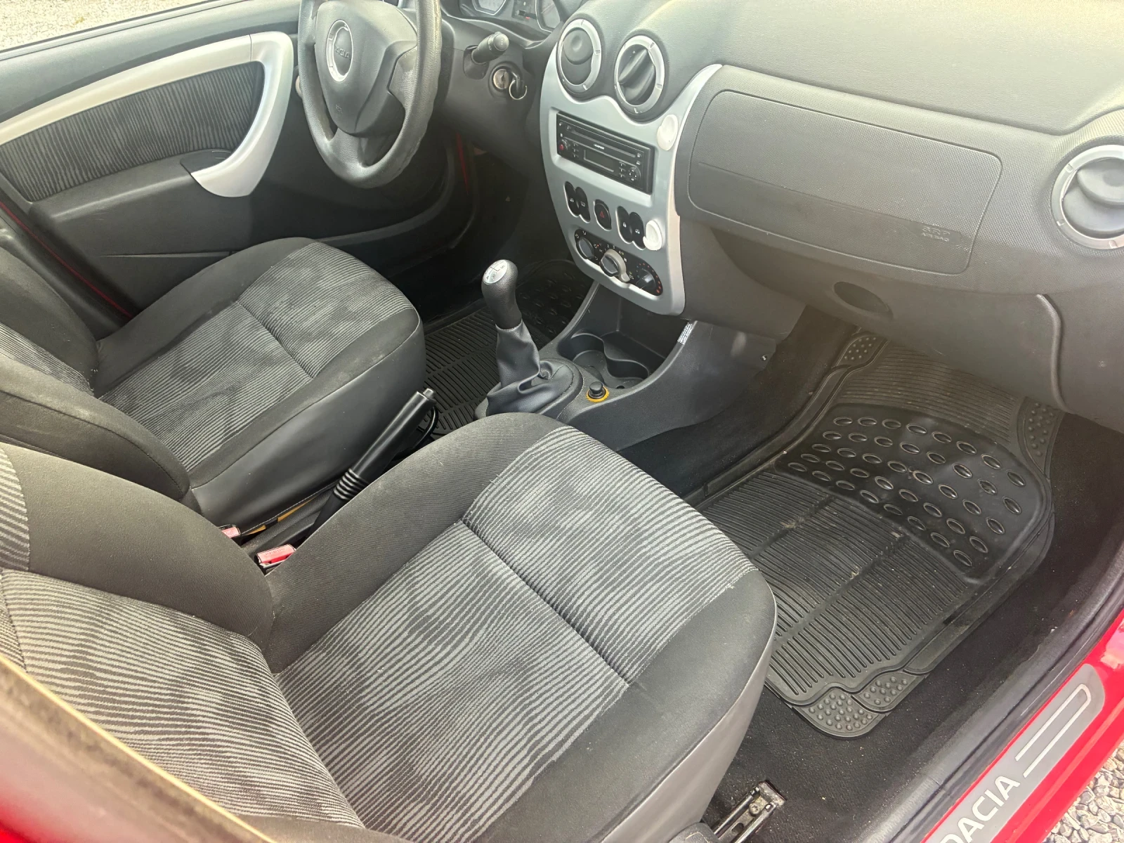 Dacia Sandero 1.2i 16v , снимка 11 - Автомобили и джипове - 55149240