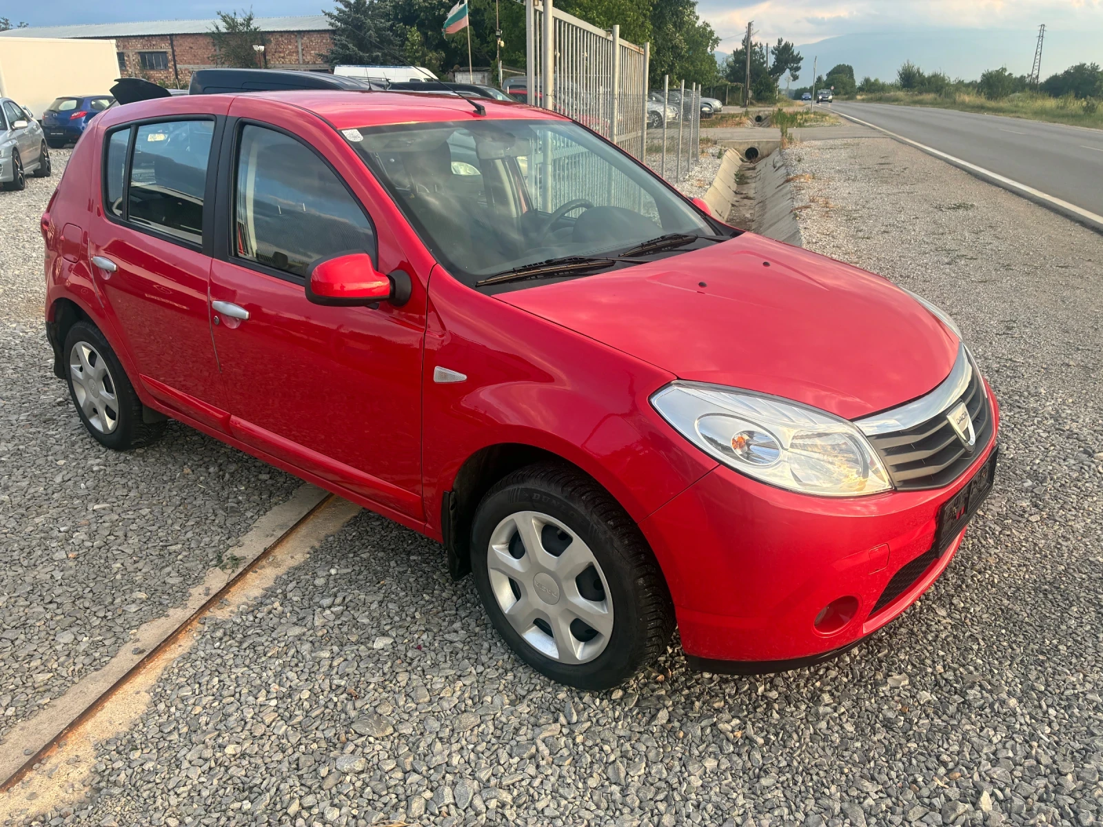 Dacia Sandero 1.2i 16v , снимка 8 - Автомобили и джипове - 55149240