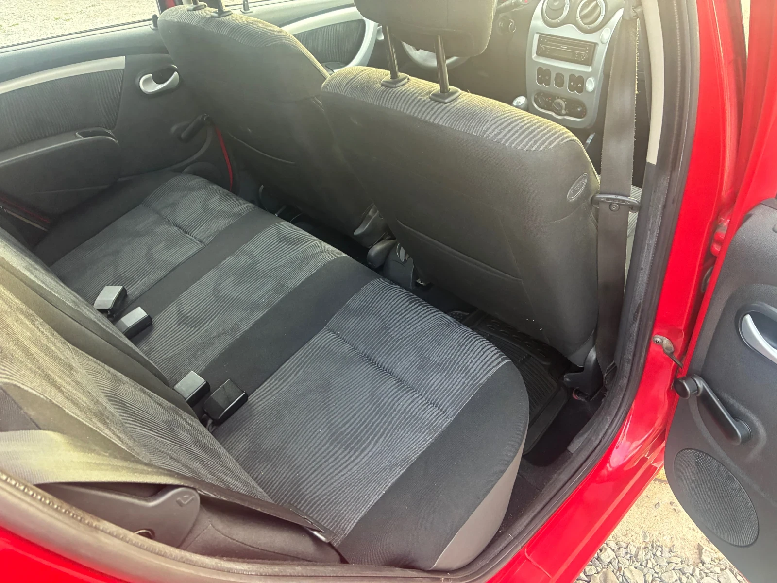 Dacia Sandero 1.2i 16v , снимка 12 - Автомобили и джипове - 55149240