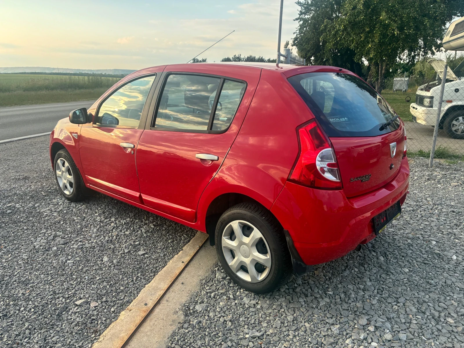 Dacia Sandero 1.2i 16v , снимка 4 - Автомобили и джипове - 55149240