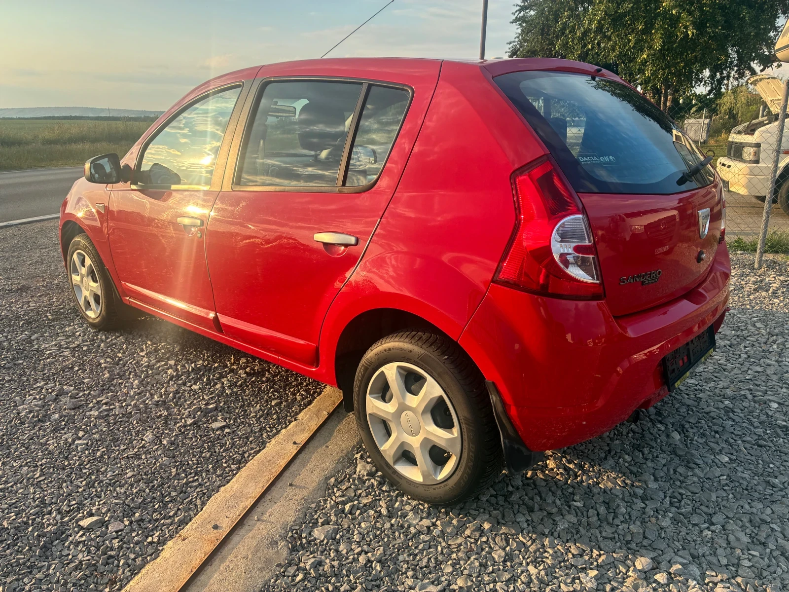 Dacia Sandero 1.2i 16v , снимка 7 - Автомобили и джипове - 55149240
