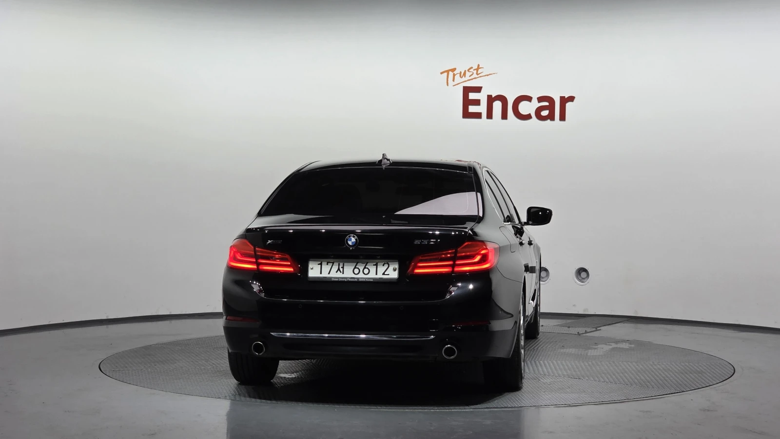 BMW 530 ЕЛ. БАГАЖНИК* BLIND SPOT* HUD* ЛЮК* КРАЙНА ЦЕНА, снимка 4 - Автомобили и джипове - 55435480