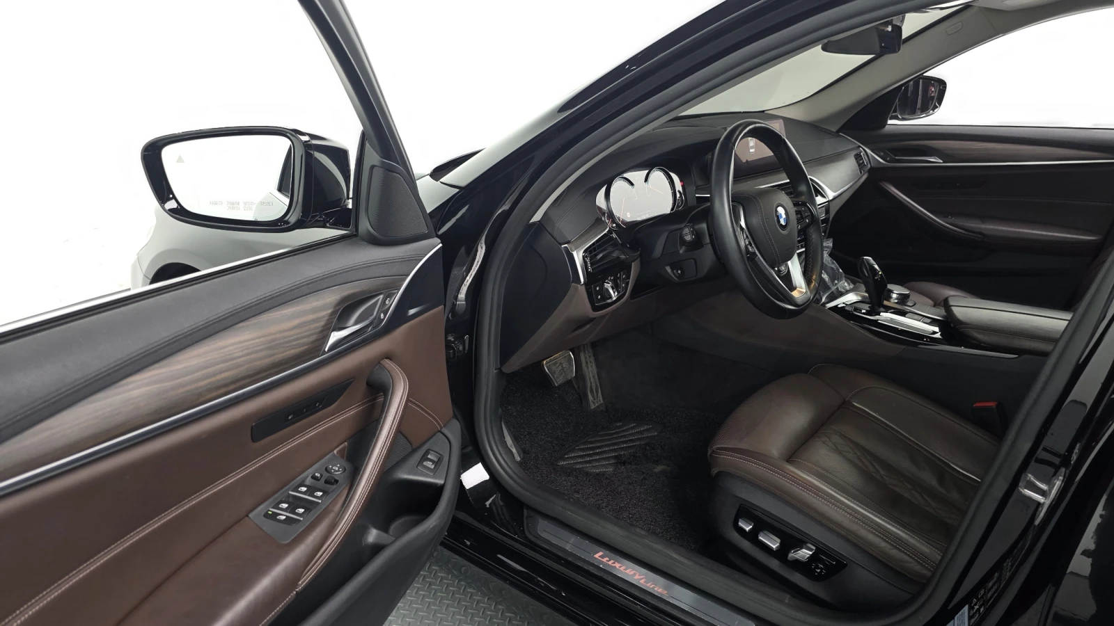 BMW 530 ЕЛ. БАГАЖНИК* BLIND SPOT* HUD* ЛЮК* КРАЙНА ЦЕНА, снимка 10 - Автомобили и джипове - 55435480