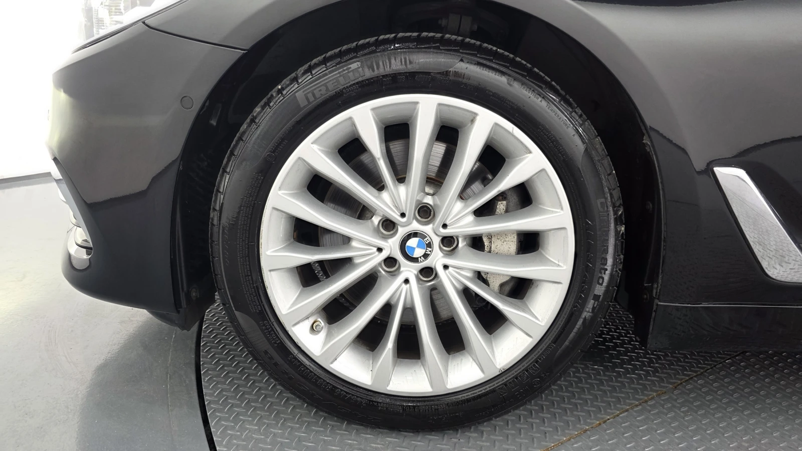 BMW 530 ЕЛ. БАГАЖНИК* BLIND SPOT* HUD* ЛЮК* КРАЙНА ЦЕНА, снимка 5 - Автомобили и джипове - 55435480