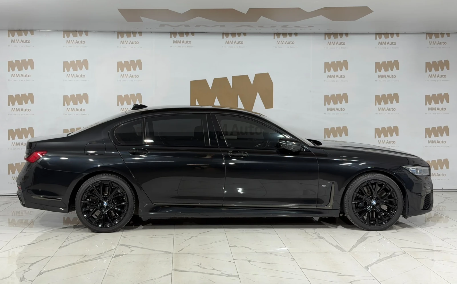 BMW 740 LD* M-Sport* Massage* TV* Bowers* HuD* FULL, снимка 2 - Автомобили и джипове - 55465382