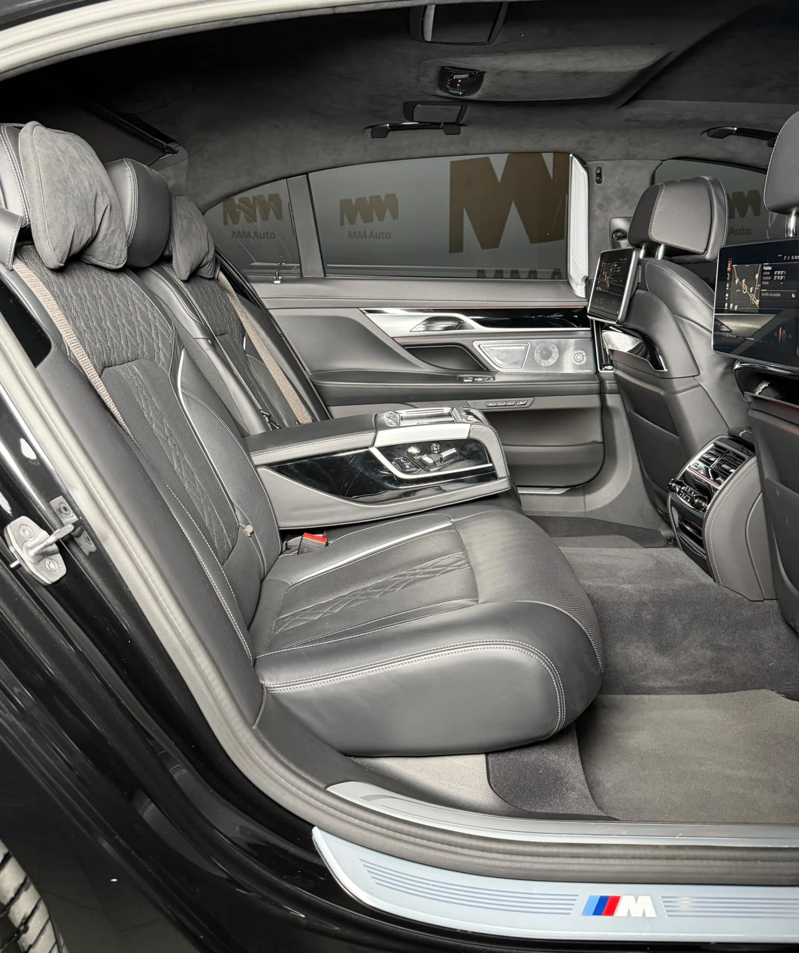 BMW 740 LD* M-Sport* Massage* TV* Bowers* HuD* FULL, снимка 13 - Автомобили и джипове - 55465382