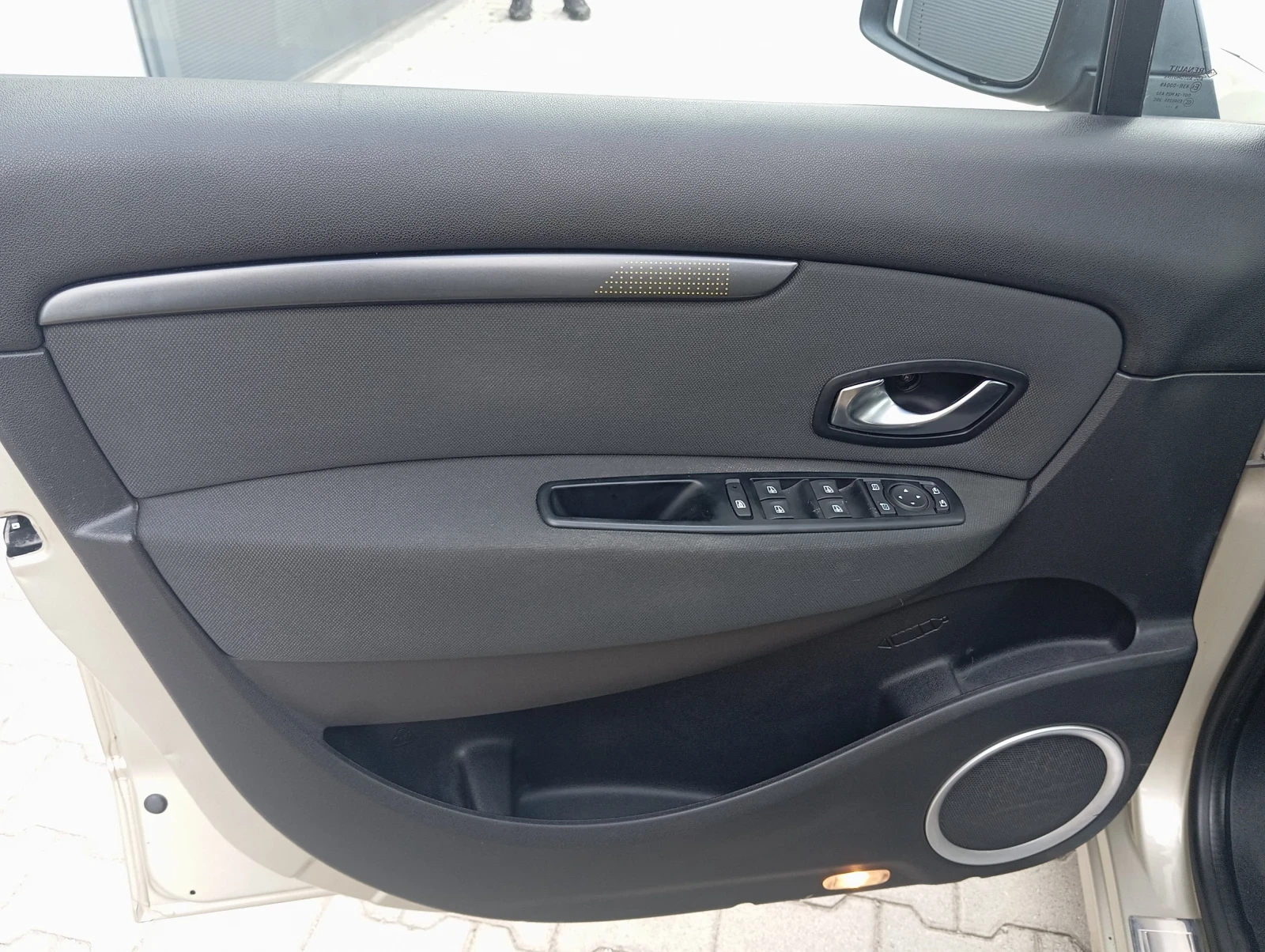Renault Scenic Xmod 1.9dci, снимка 8 - Автомобили и джипове - 55531433