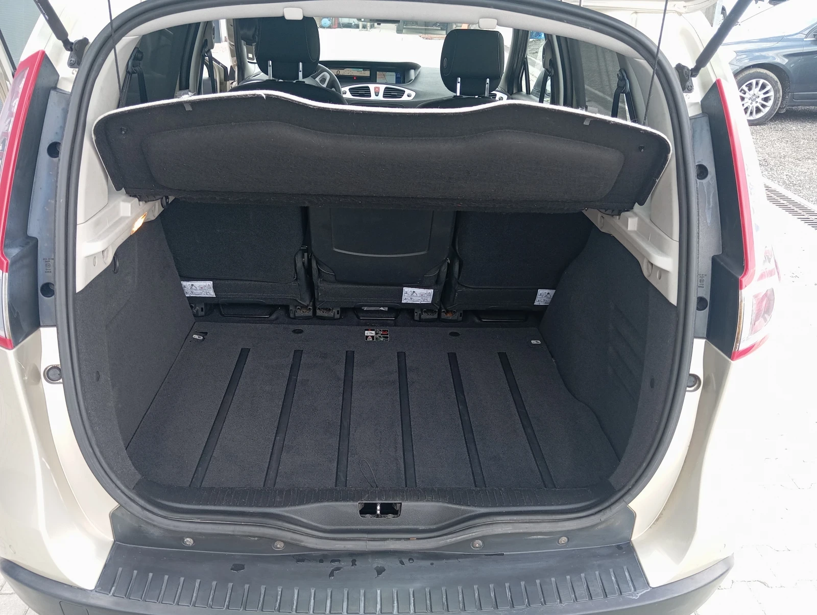 Renault Scenic Xmod 1.9dci, снимка 14 - Автомобили и джипове - 55531433