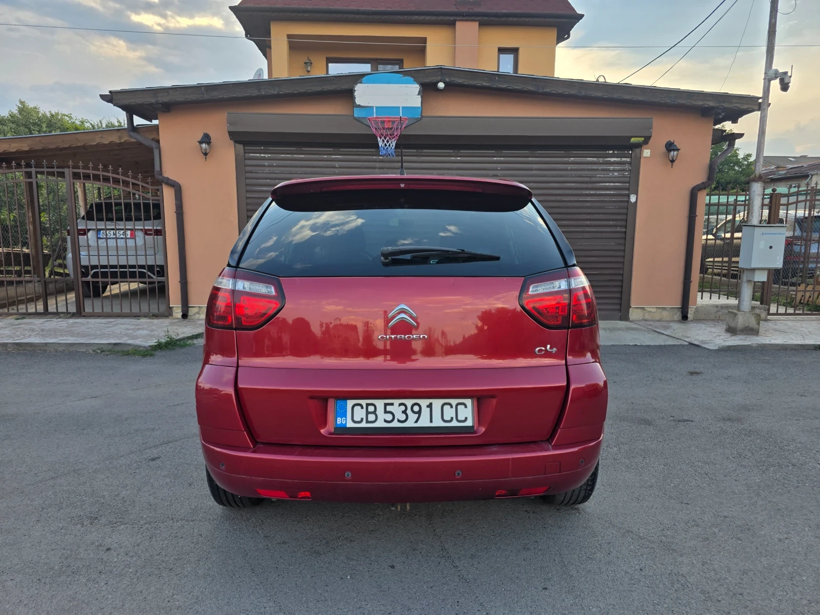 Citroen C4 Picasso 1.6 HDI Facelift, снимка 6 - Автомобили и джипове - 55599248