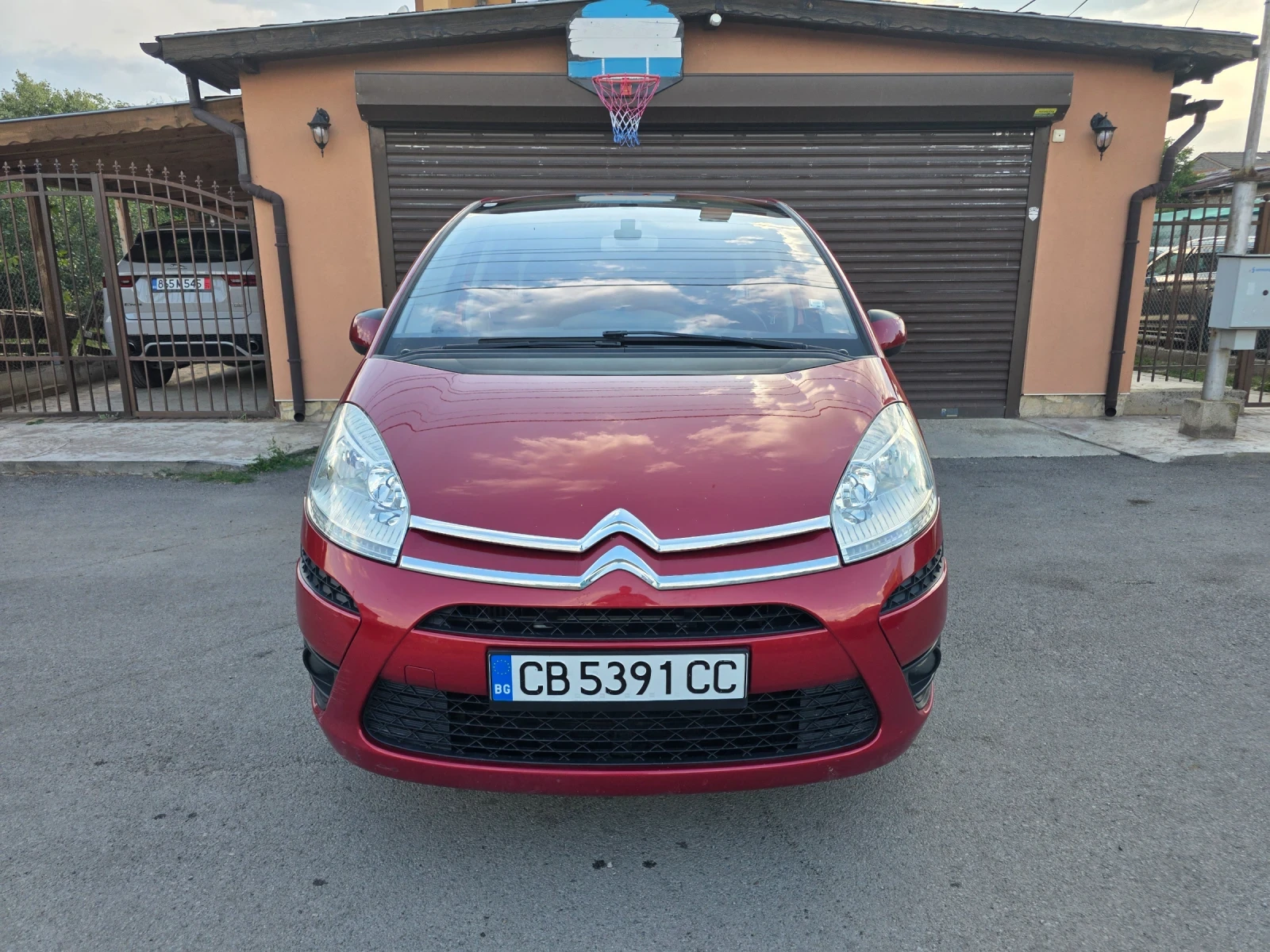 Citroen C4 Picasso 1.6 HDI Facelift, снимка 3 - Автомобили и джипове - 55599248