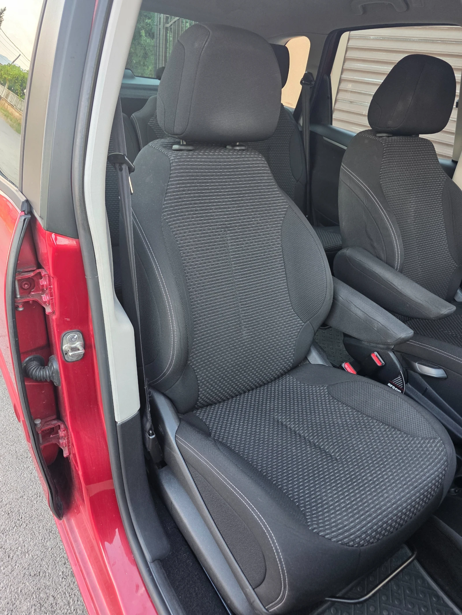 Citroen C4 Picasso 1.6 HDI Facelift, снимка 13 - Автомобили и джипове - 55599248
