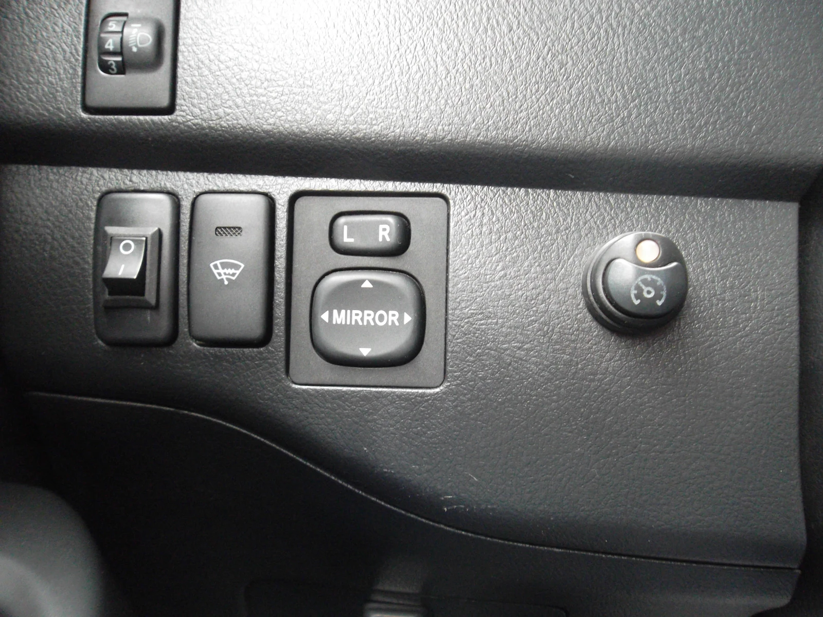 Daihatsu Materia 1.5 / 4x4 / Внос от Швейцария, снимка 12 - Автомобили и джипове - 55690608