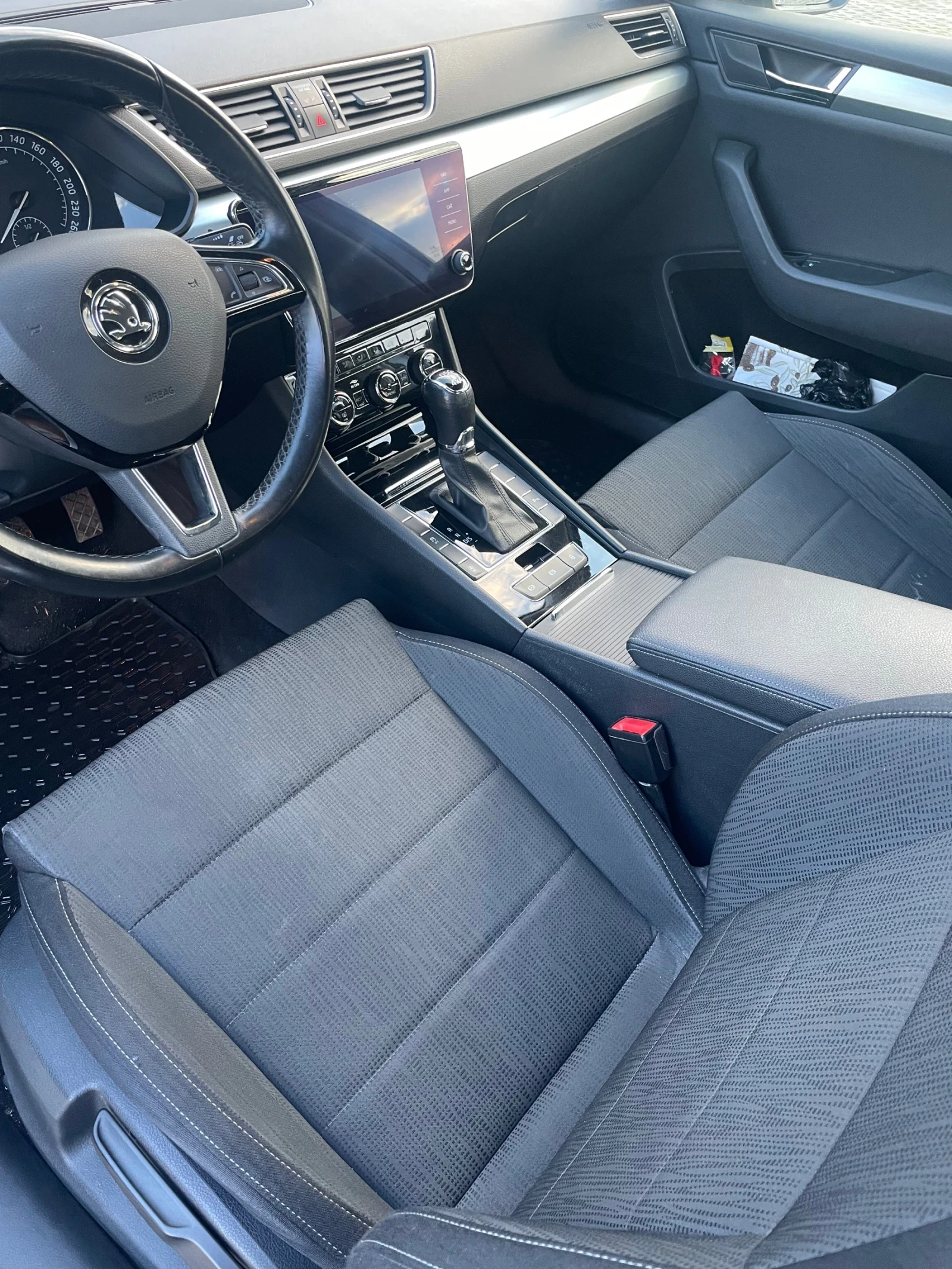 Skoda Superb, снимка 5 - Автомобили и джипове - 56246938