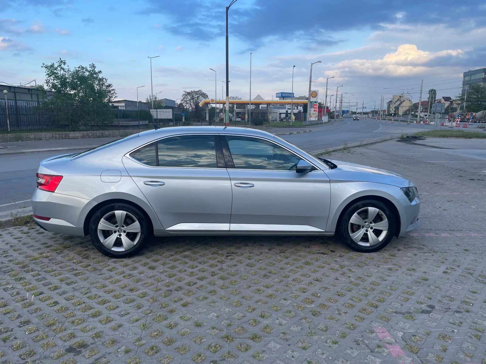 Skoda Superb, снимка 7 - Автомобили и джипове - 56246938