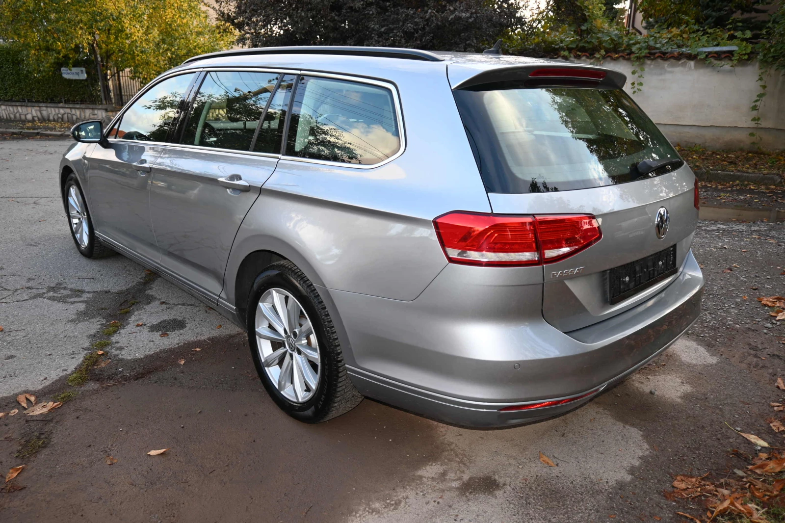 VW Passat ОТЛИЧЕН, снимка 4 - Автомобили и джипове - 56510134