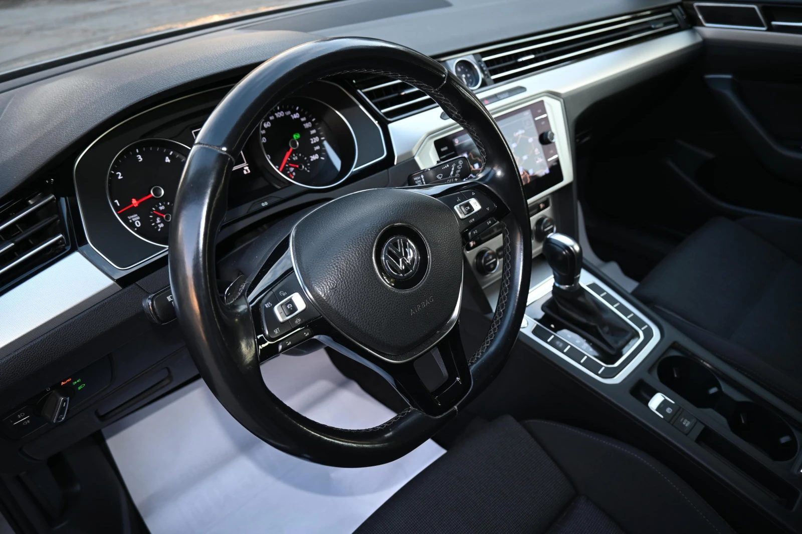 VW Passat ОТЛИЧЕН, снимка 13 - Автомобили и джипове - 56510134