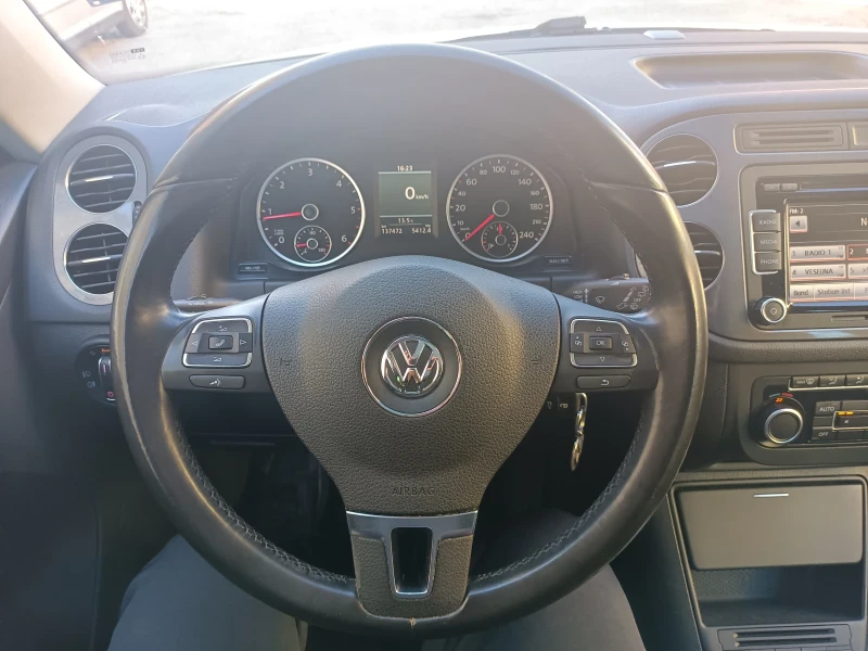 VW Tiguan 2.0 TDI ITALY Панорама , снимка 15 - Автомобили и джипове - 47838832