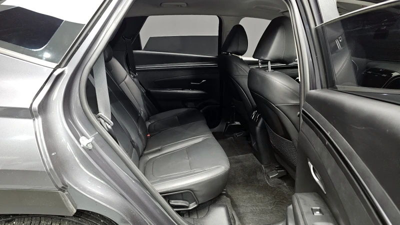 Hyundai Tucson 2.0 CRDI / АВТОМАТИК / СЕРВИЗНА ИСТОРИЯ !!!, снимка 8 - Автомобили и джипове - 53442497