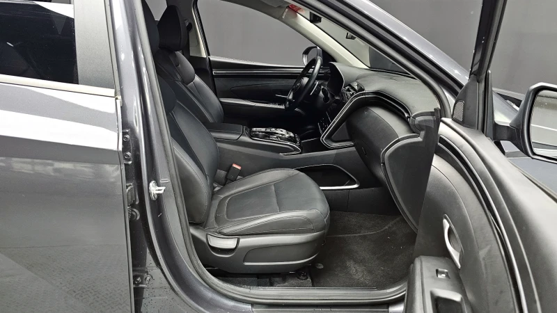Hyundai Tucson 2.0 CRDI / АВТОМАТИК / СЕРВИЗНА ИСТОРИЯ !!!, снимка 7 - Автомобили и джипове - 53442497
