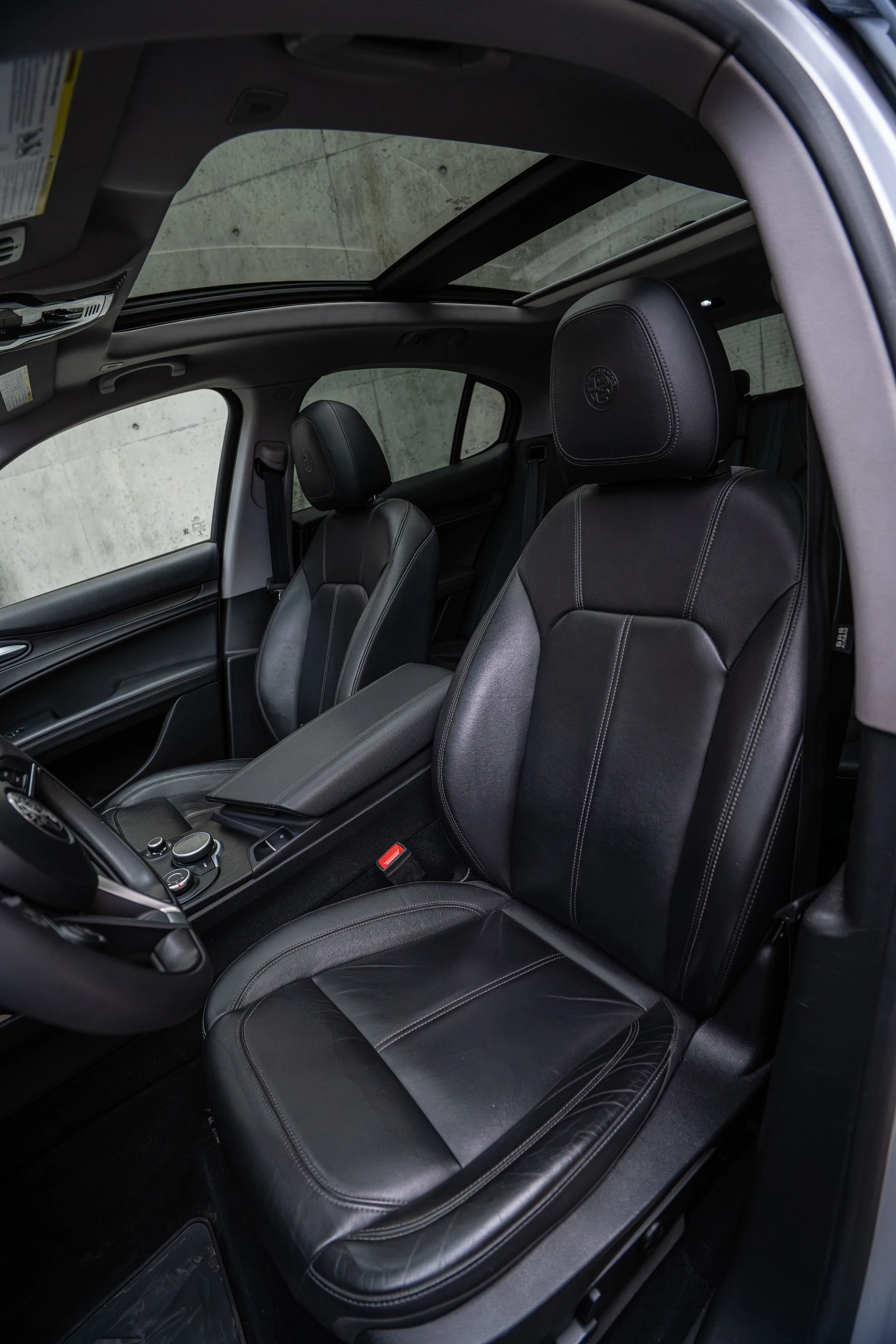 Alfa Romeo Stelvio  - изображение 10