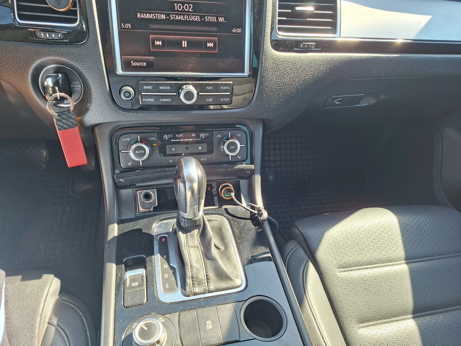 VW Touareg, снимка 8 - Автомобили и джипове - 55162176