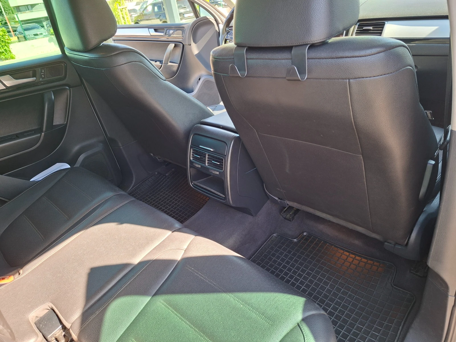 VW Touareg, снимка 11 - Автомобили и джипове - 55162176