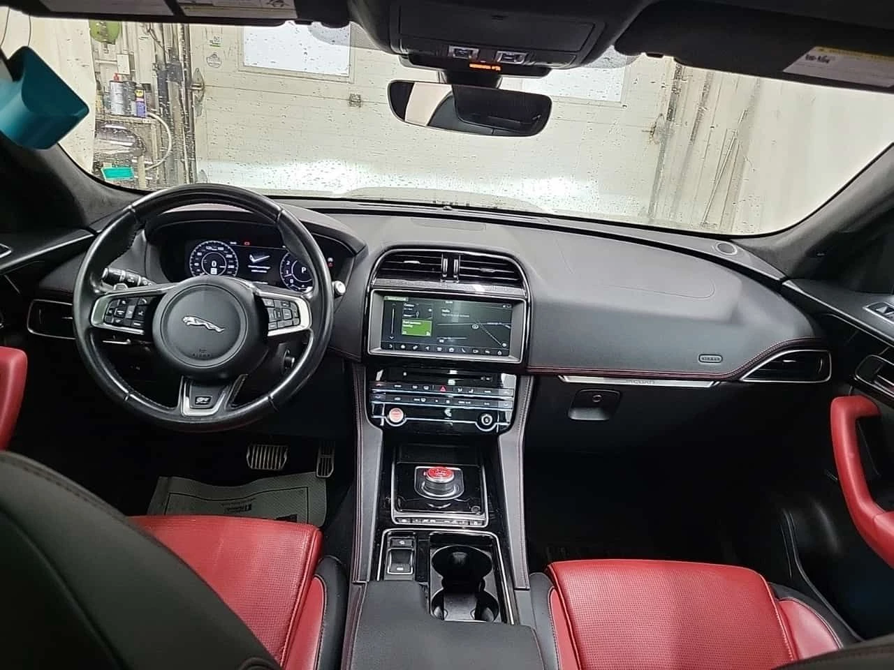 Jaguar F-PACE  R SPORT / ЦЕНА ДО БЪЛГАРИЯ , снимка 11 - Автомобили и джипове - 55312372