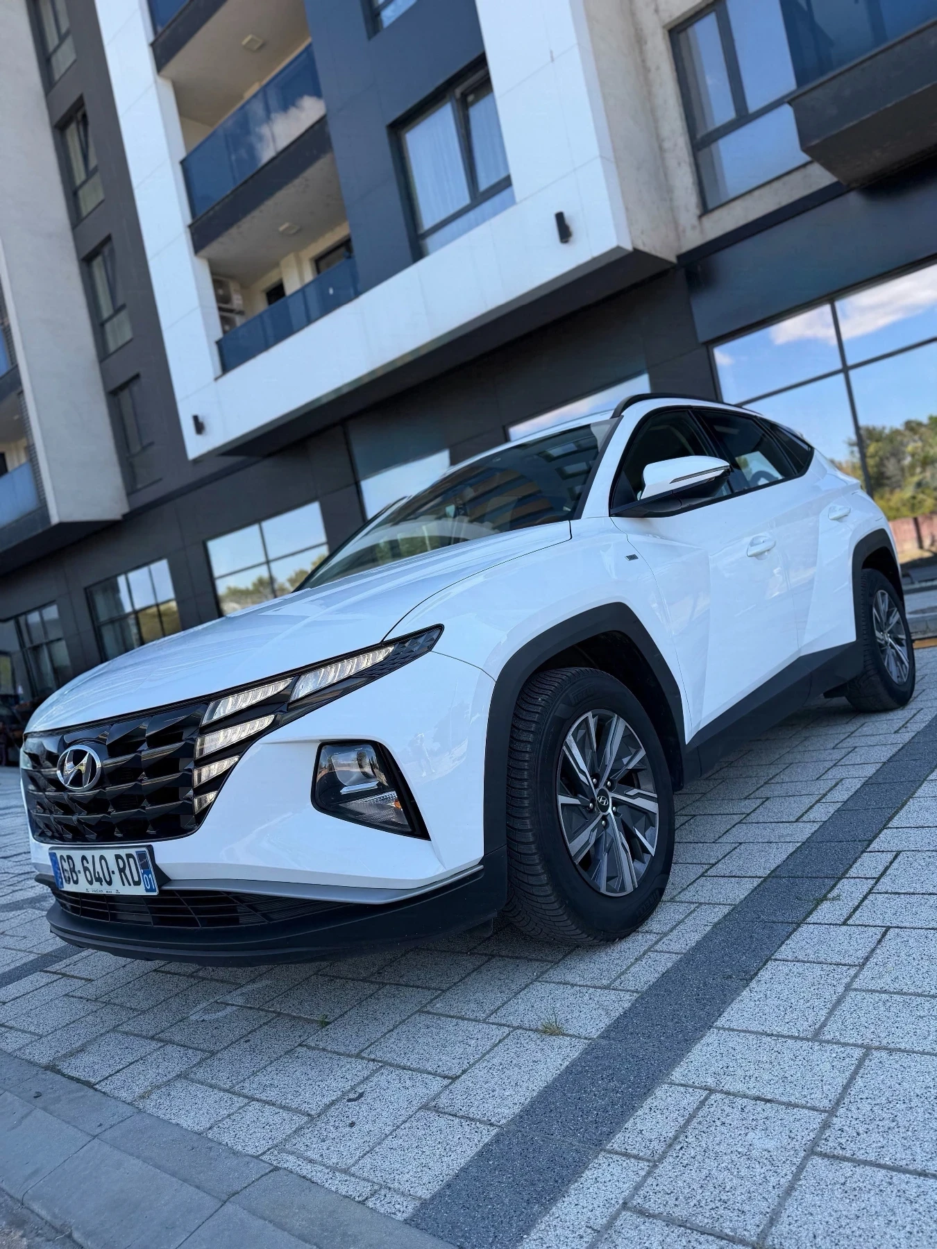 Hyundai Tucson 1.6 CRDi, снимка 4 - Автомобили и джипове - 56077329