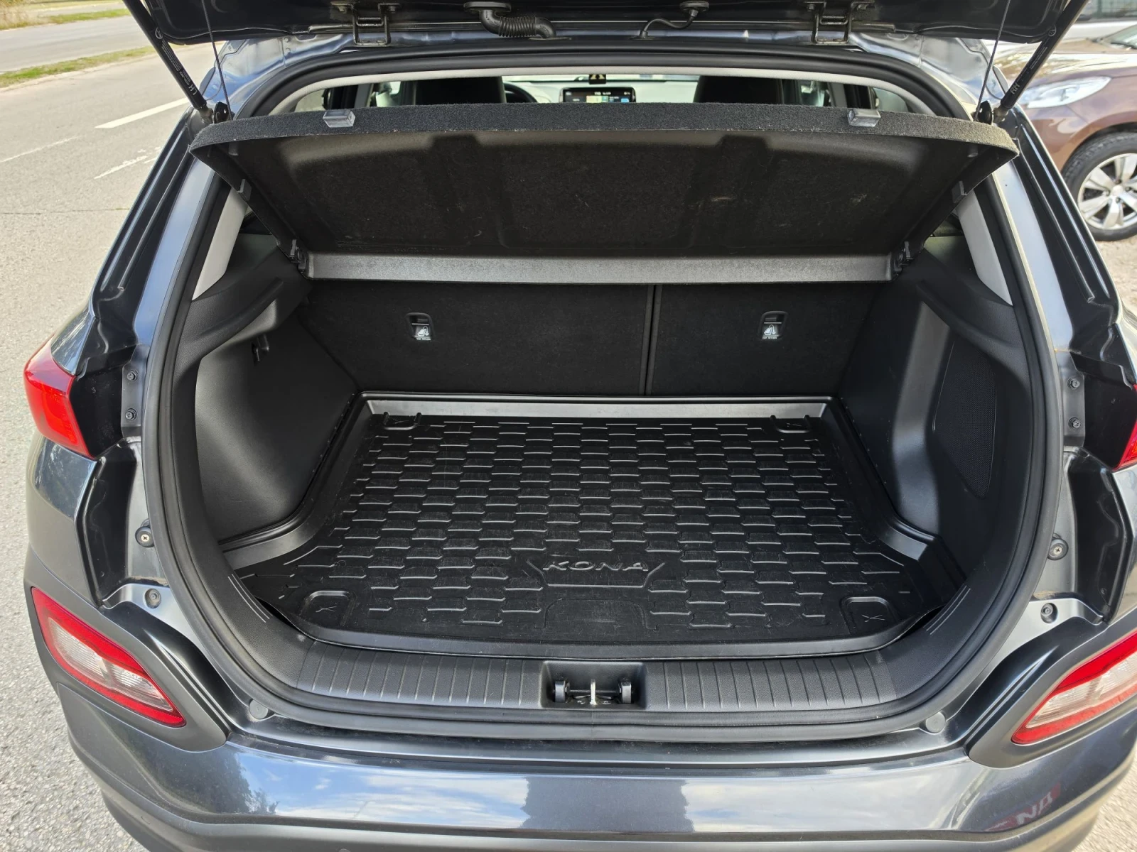 Hyundai Kona 150 kw . 64 kwh. 204 k.c., снимка 15 - Автомобили и джипове - 56182857