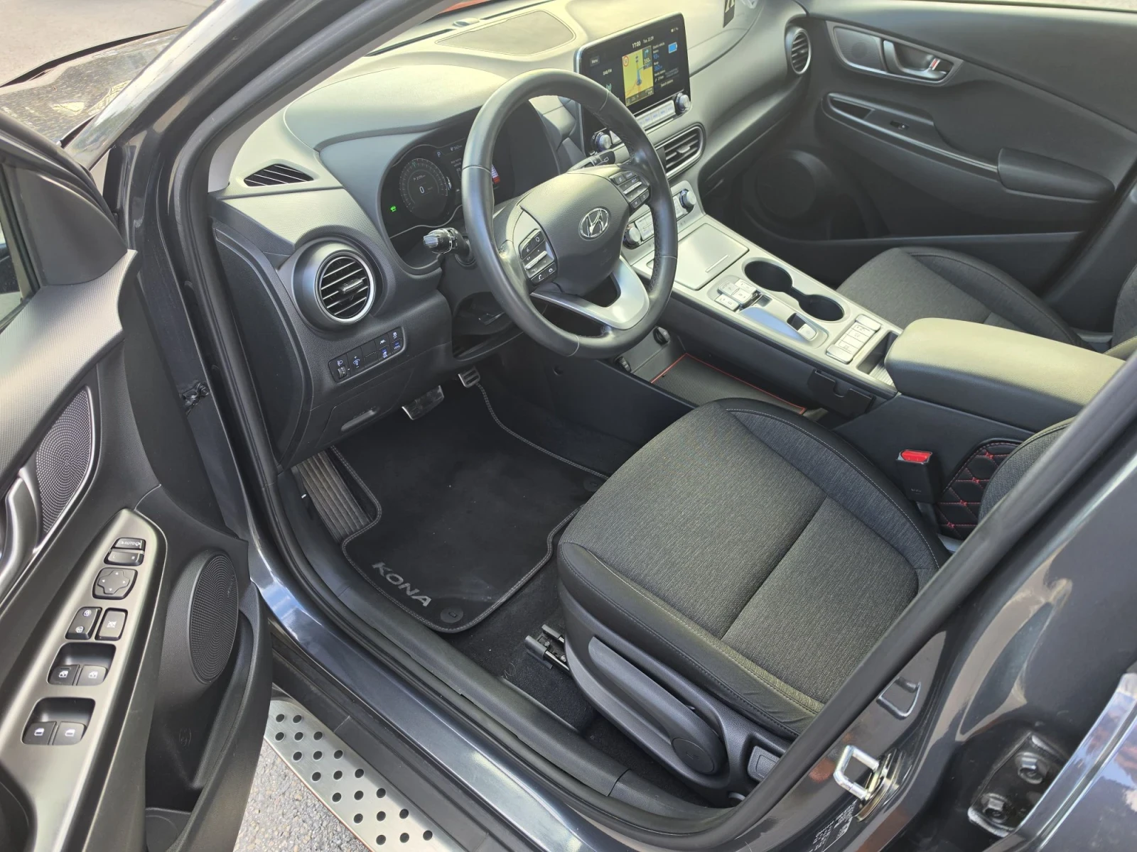 Hyundai Kona 150 kw . 64 kwh. 204 k.c., снимка 7 - Автомобили и джипове - 56182857