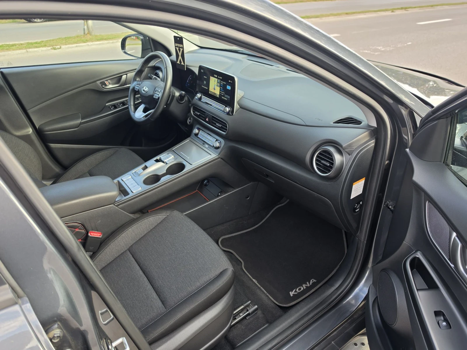 Hyundai Kona 150 kw . 64 kwh. 204 k.c., снимка 11 - Автомобили и джипове - 56182857
