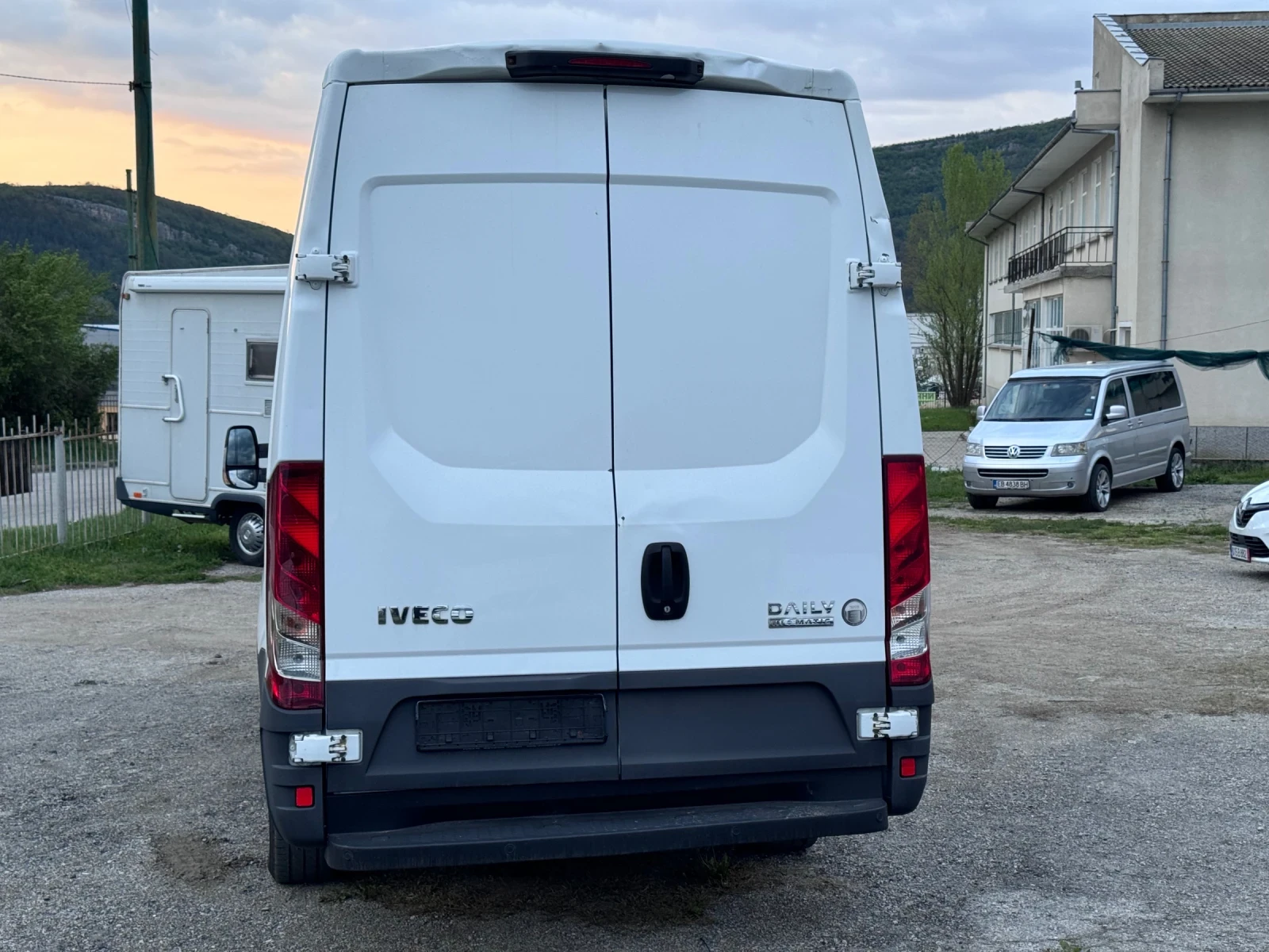 Iveco Daily 2.3/ HI-MATIC КЛИМАТИК  - изображение 4