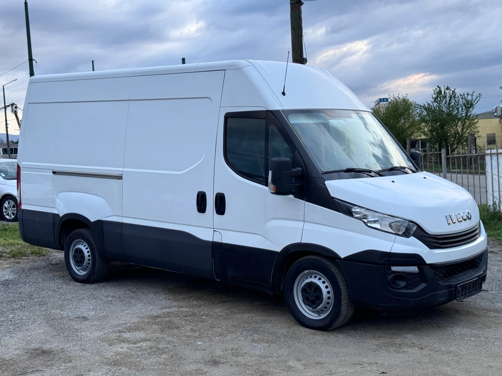 Iveco Daily 2.3/ HI-MATIC КЛИМАТИК  - изображение 2