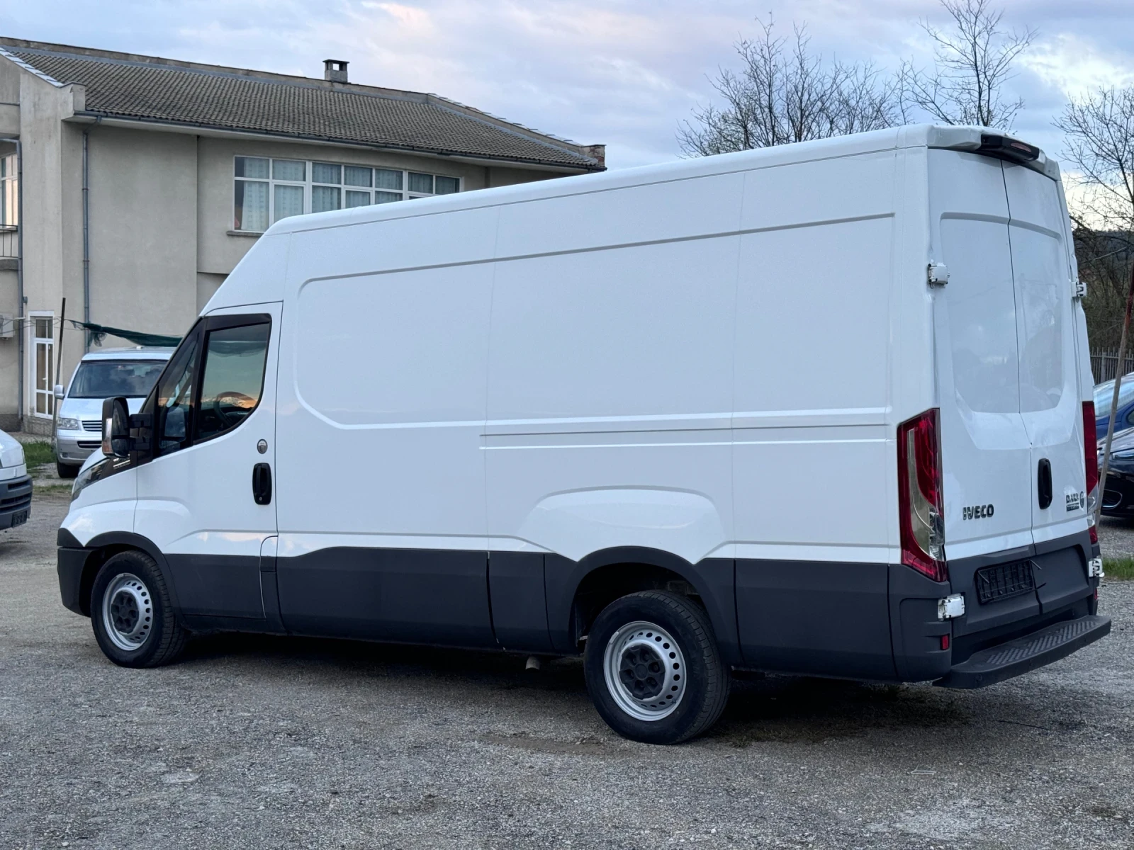Iveco Daily 2.3/ HI-MATIC КЛИМАТИК  - изображение 5