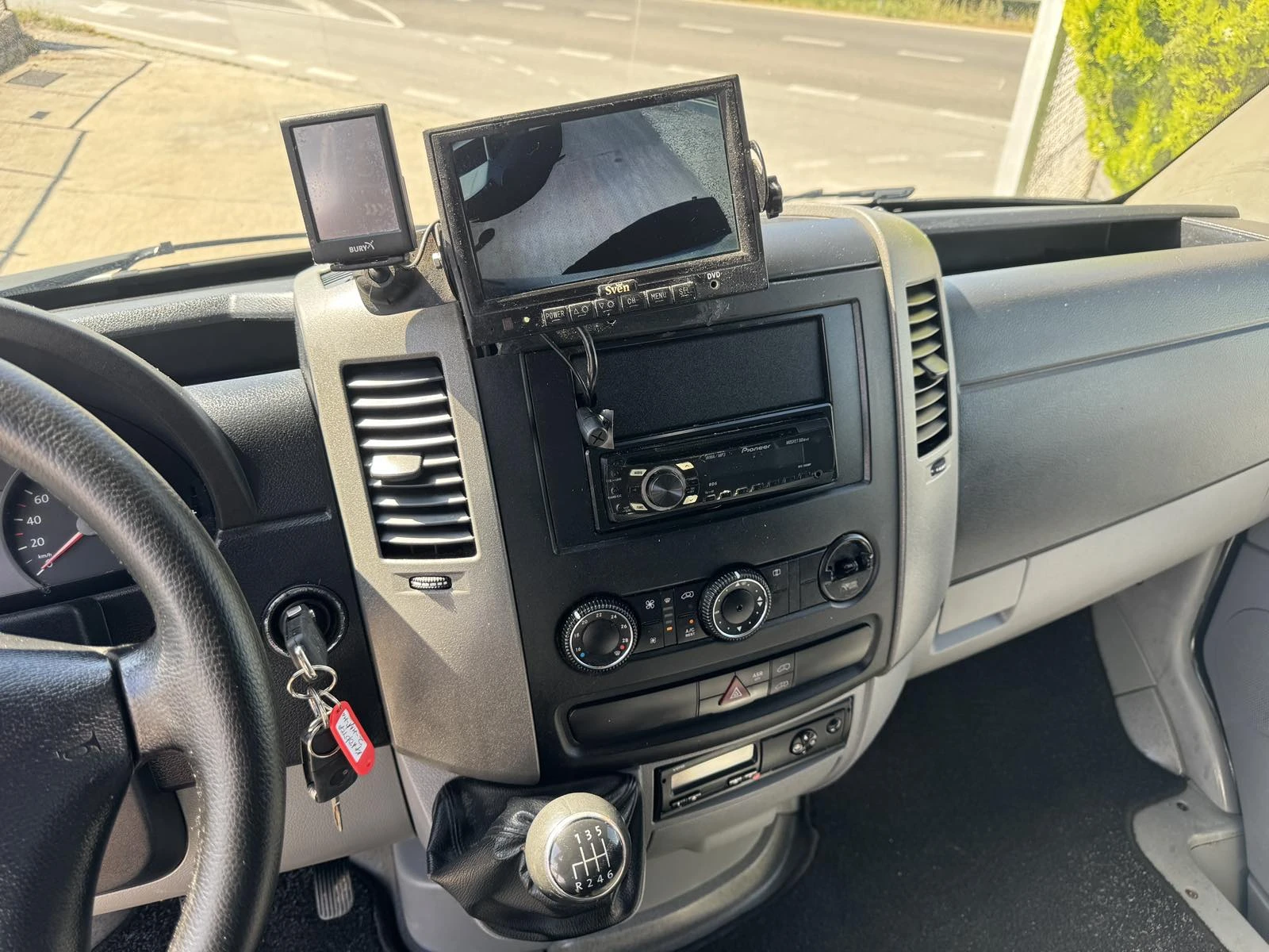 VW Crafter ДВОЙНА ГУМА, МАКСИ Б категория, снимка 8 - Бусове и автобуси - 55229111
