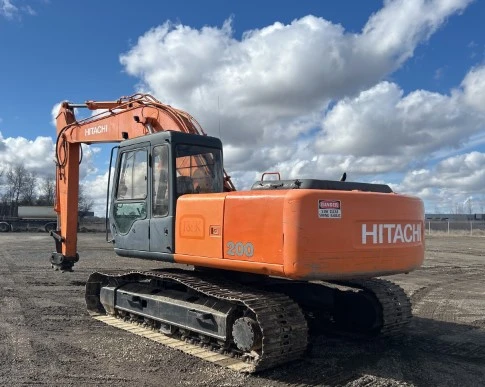 Багер Hitachi EX200-3, снимка 1 - Индустриална техника - 49495449