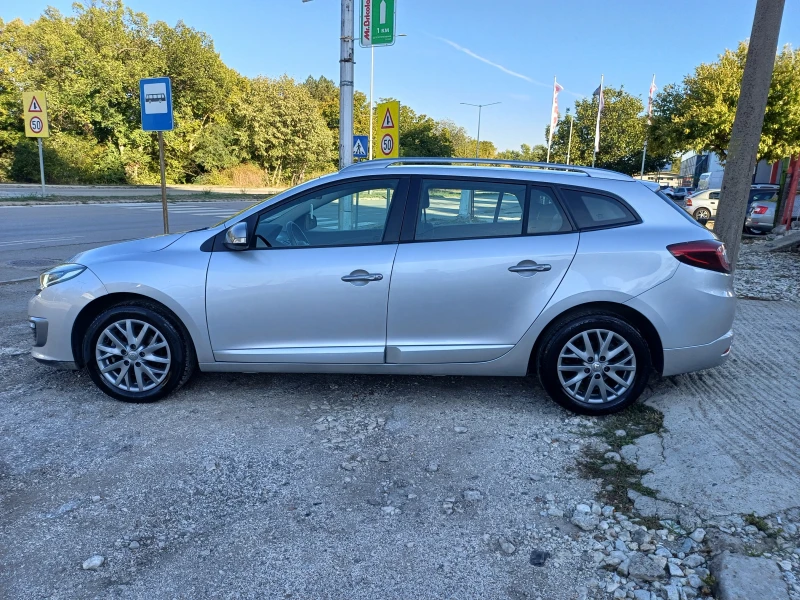 Renault Megane 1.5 110k.c, снимка 8 - Автомобили и джипове - 47596548