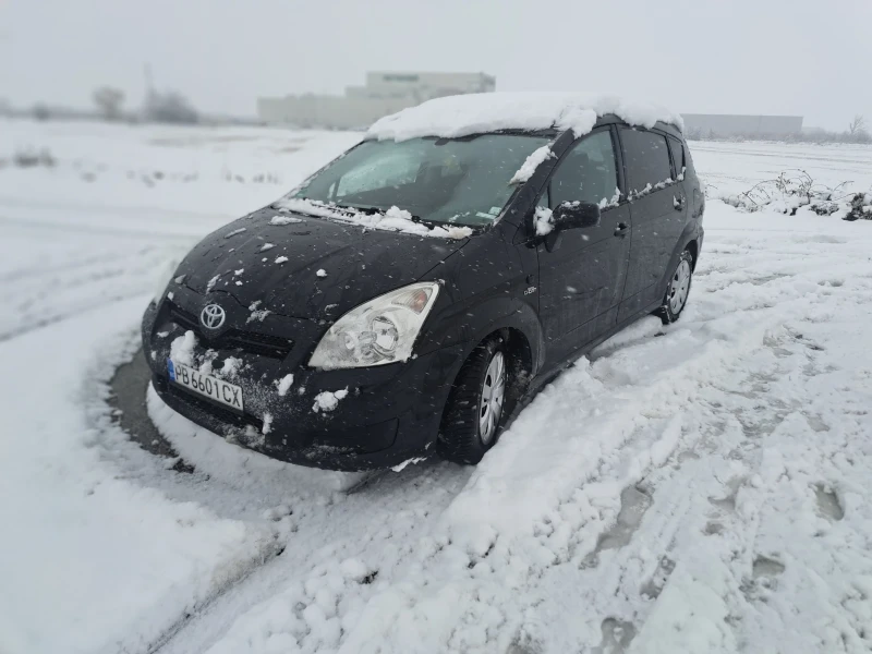 Toyota Corolla verso 2.2, снимка 4 - Автомобили и джипове - 48654661