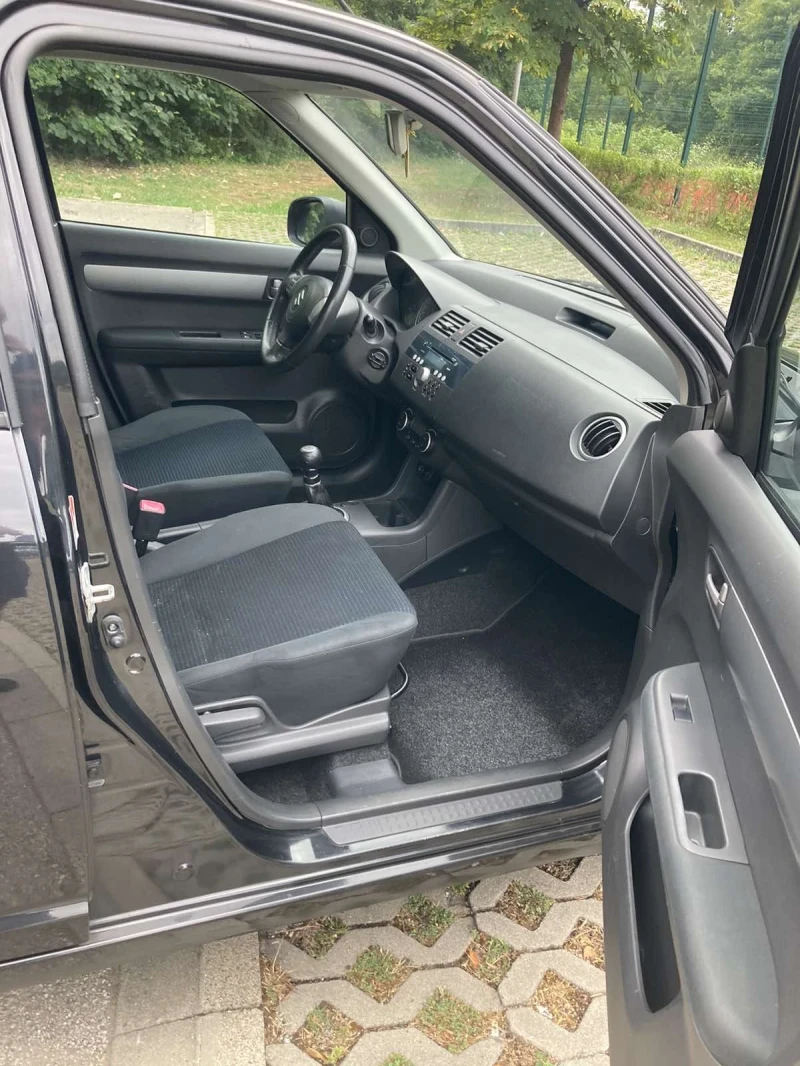 Suzuki Swift 1.3D keyless, снимка 6 - Автомобили и джипове - 52188768