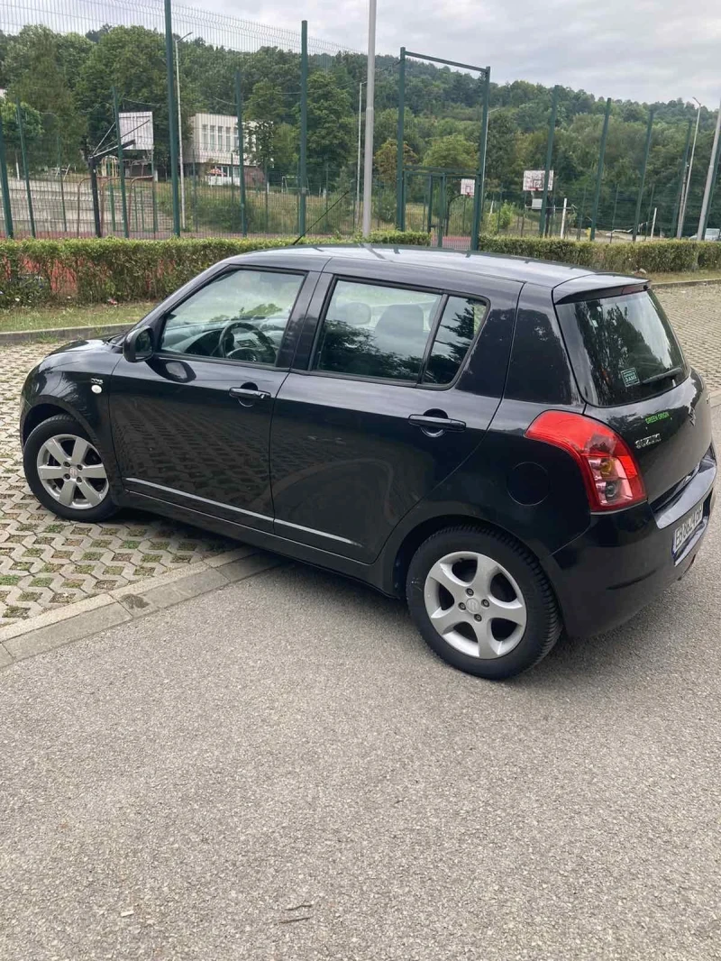 Suzuki Swift 1.3D keyless, снимка 4 - Автомобили и джипове - 52188768