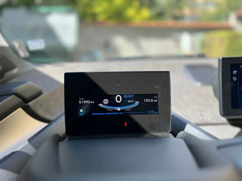 BMW i3 120Ah/КАМЕРА/KEYLESS ENTRY/, снимка 8 - Автомобили и джипове - 52467375