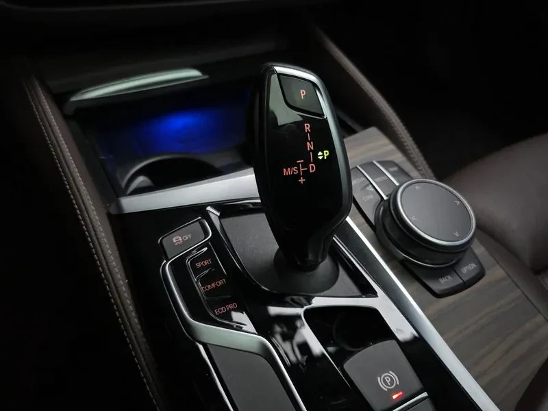 BMW 520 d-MSport xDrive - САМО 30% АВАНС, снимка 9 - Автомобили и джипове - 55740804