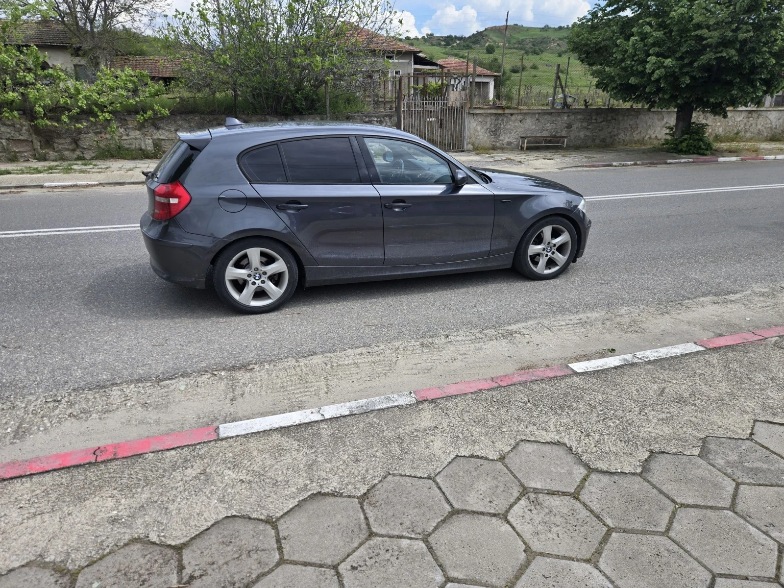 BMW 118 1.8 - изображение 2