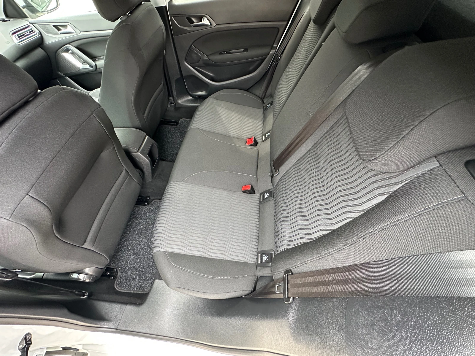 Peugeot 308 DIESEL* TOP* NAVI* EVRO6 - изображение 9