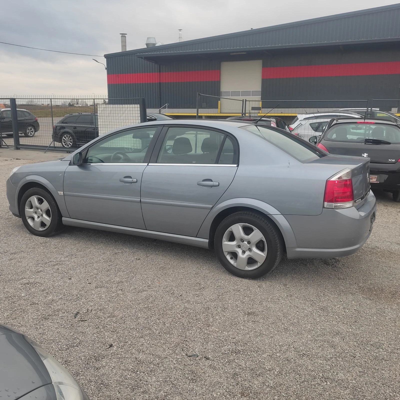Opel Vectra 2.2i Автоматик - изображение 8